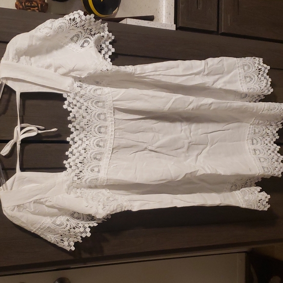 1 2x left💗New boutique white slicing pom pom top - Picture 12 of 16